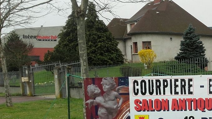 banderole entrée Courpiére 2017