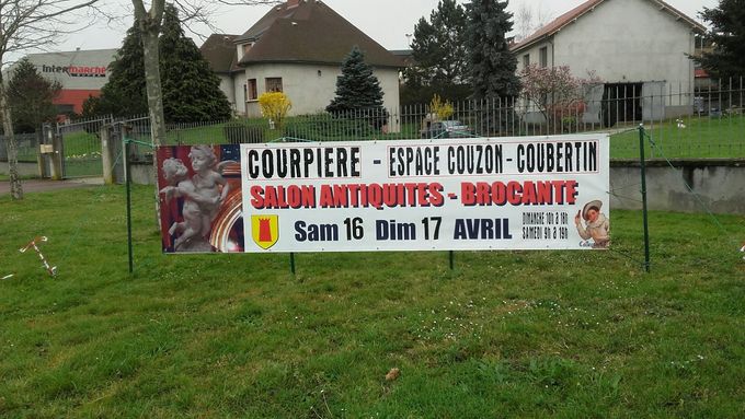 banderole entrée Courpiére 2017